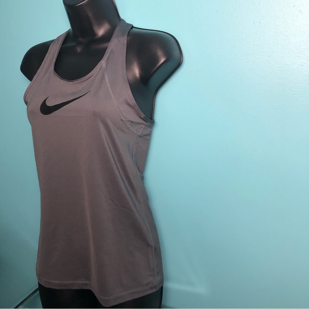 ⭐️NEW⭐️Nike Dri-Fit Women’s Race Back Tank Top - Picture 2 of 9